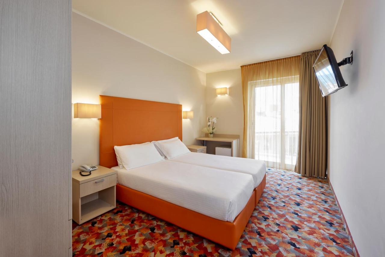 Hotel Royal Village Limone sul Garda Szoba fotó