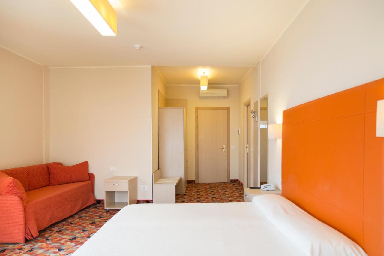 Hotel Royal Village Limone sul Garda Szoba fotó